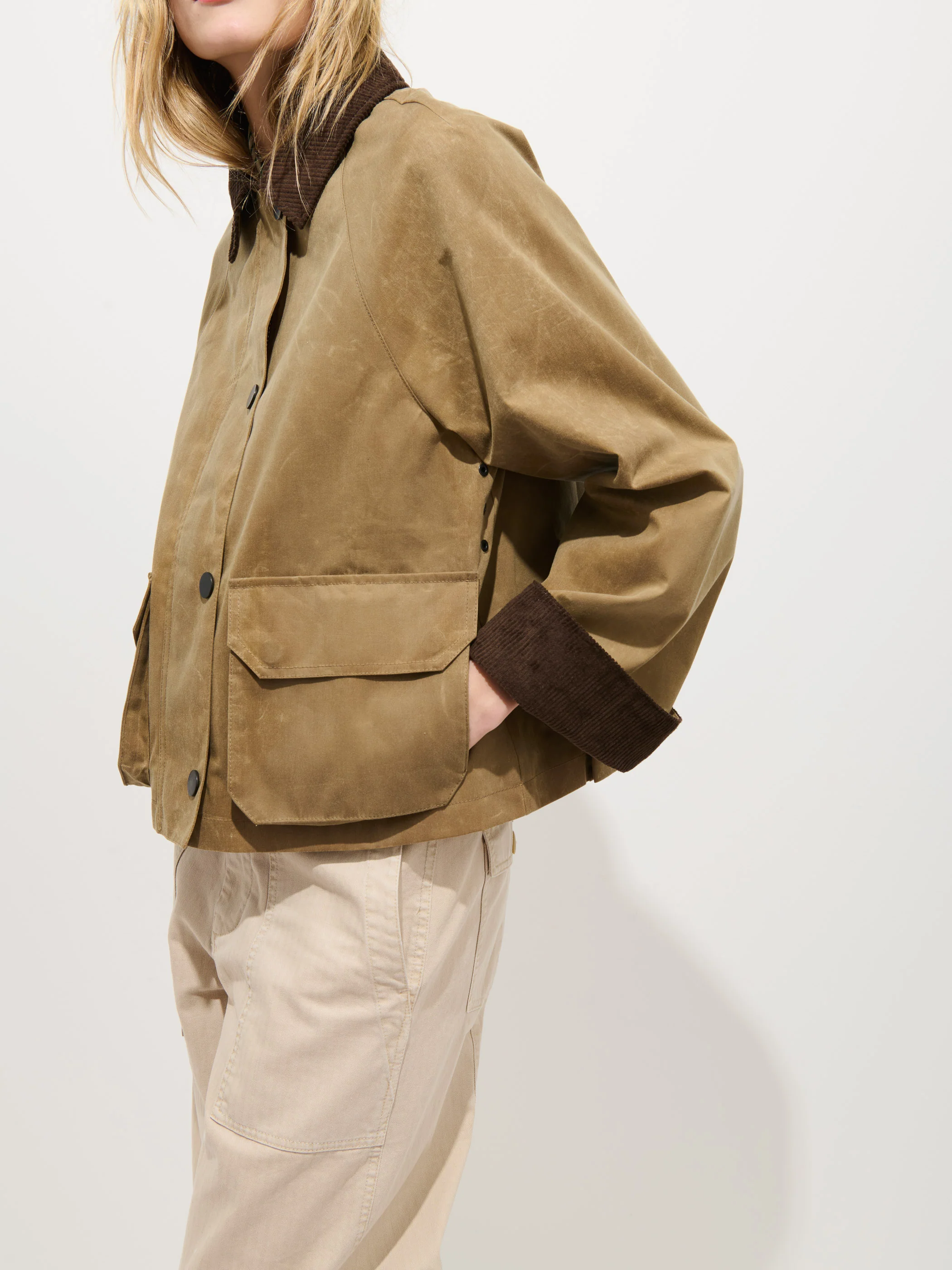 Chiltern Cropped Jacket In Waxed Canvas - Image 5