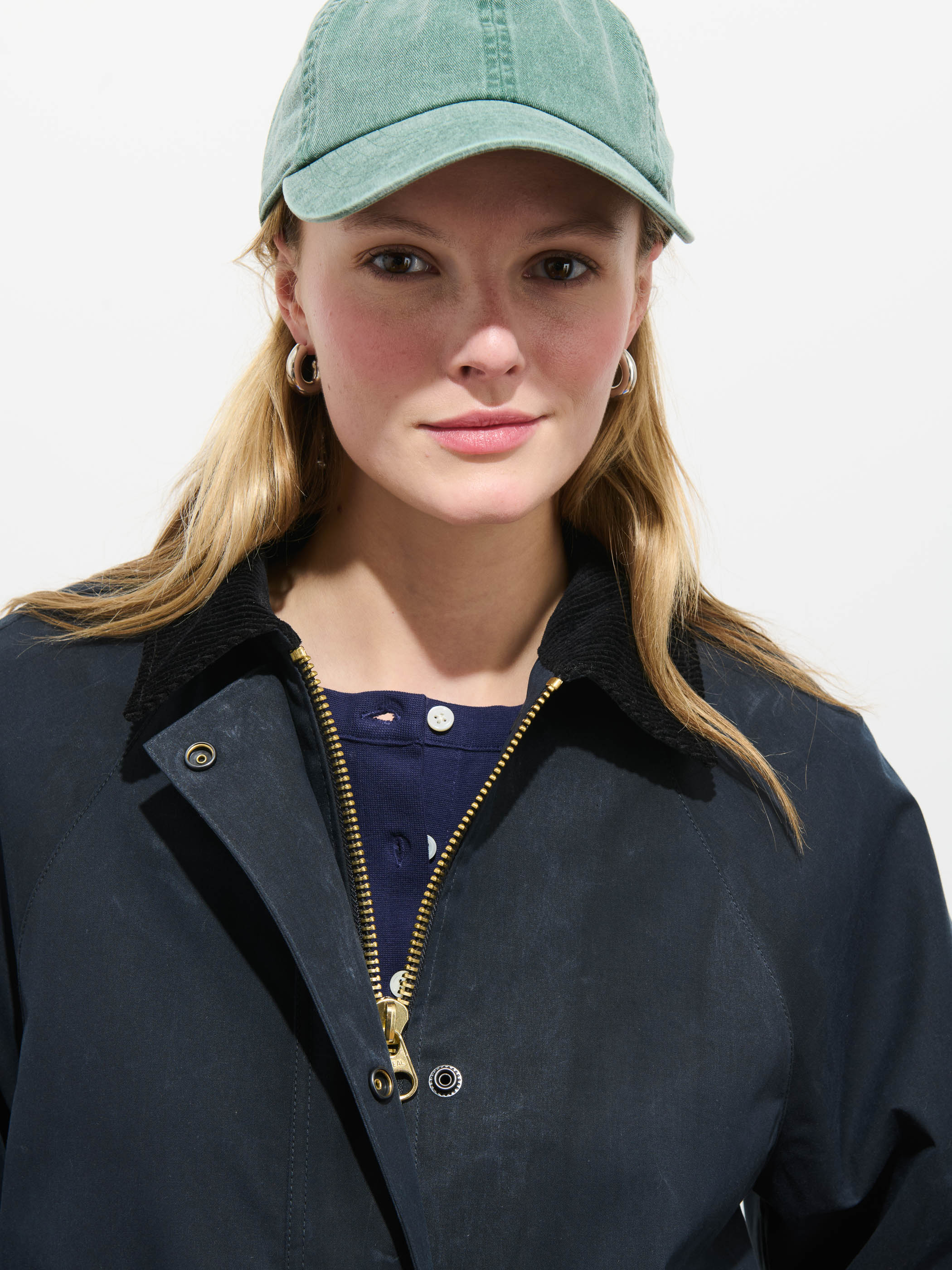 Chiltern Cropped Jacket In Waxed Canvas - Image 4