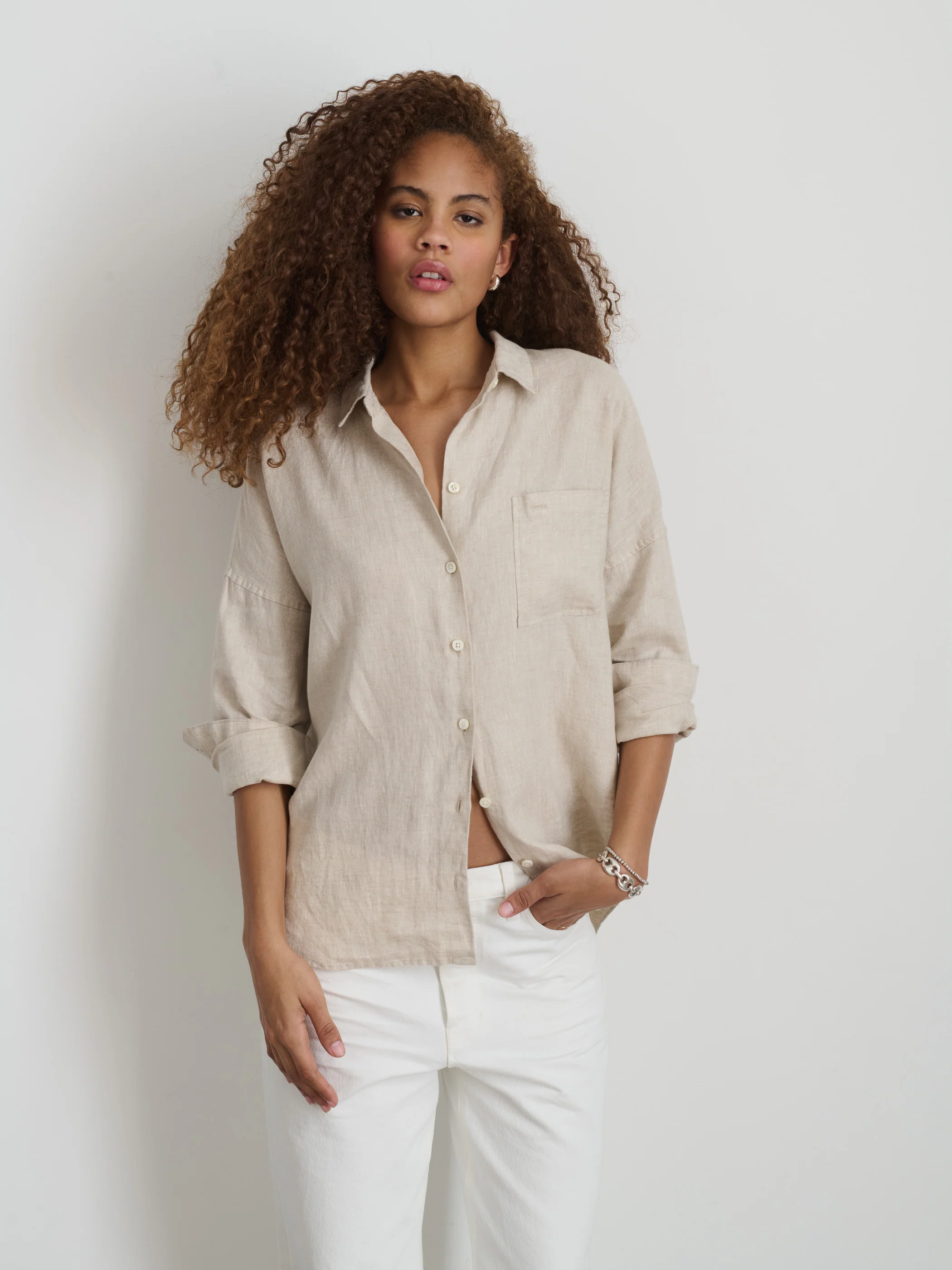Jo Shirt In Flax Linen - Image 3
