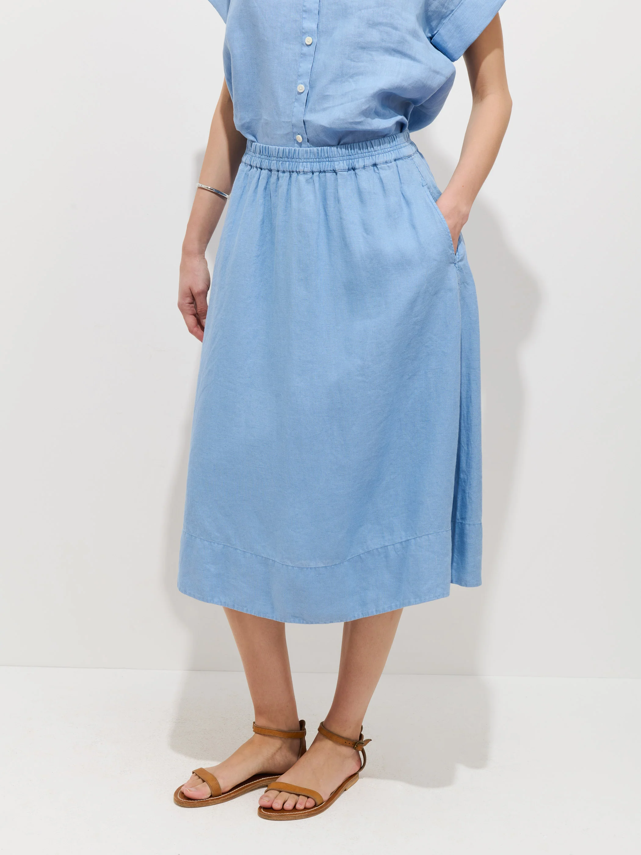 Maddie Skirt In Linen - Image 3