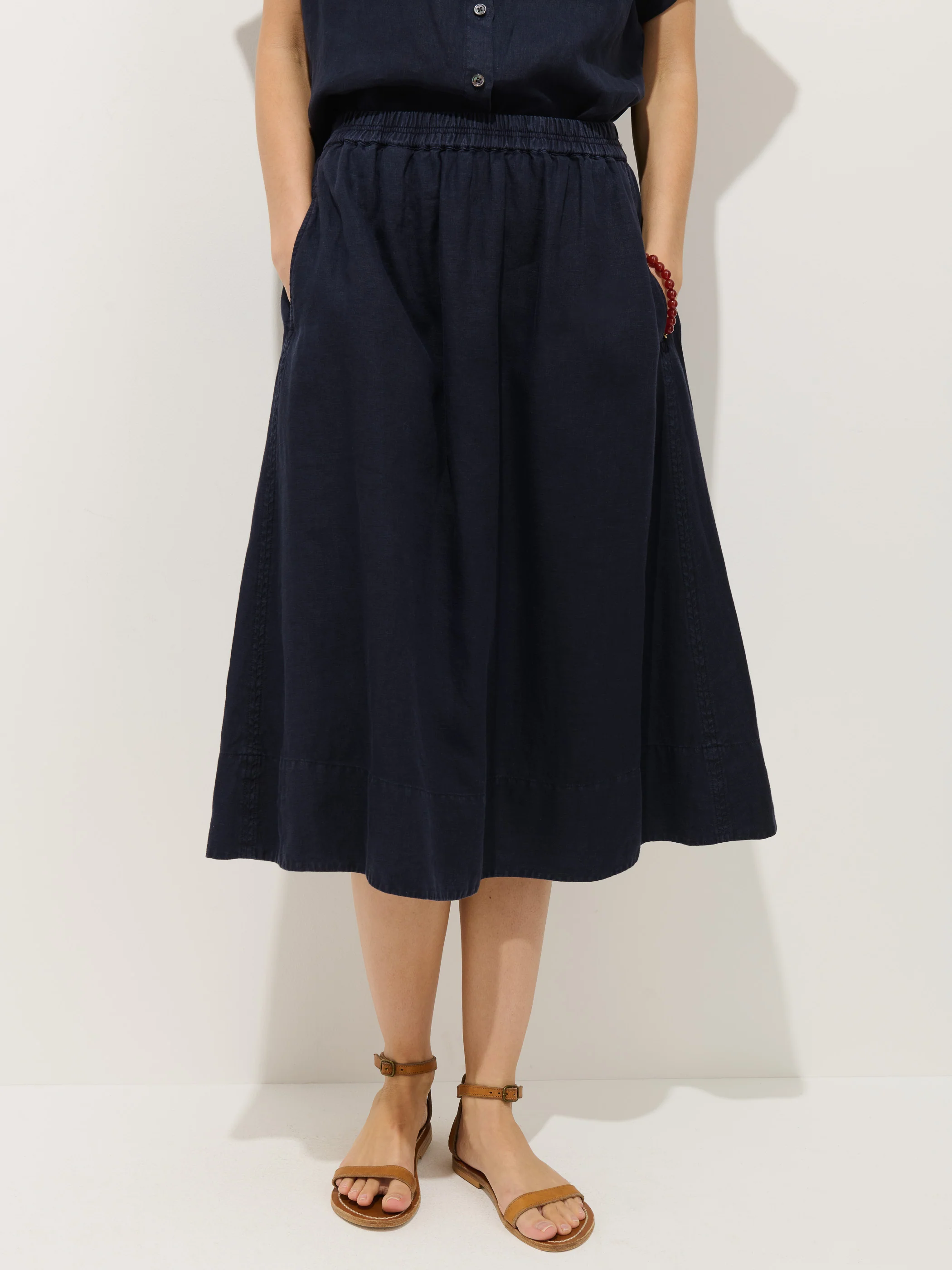 Maddie Skirt In Linen - Image 5