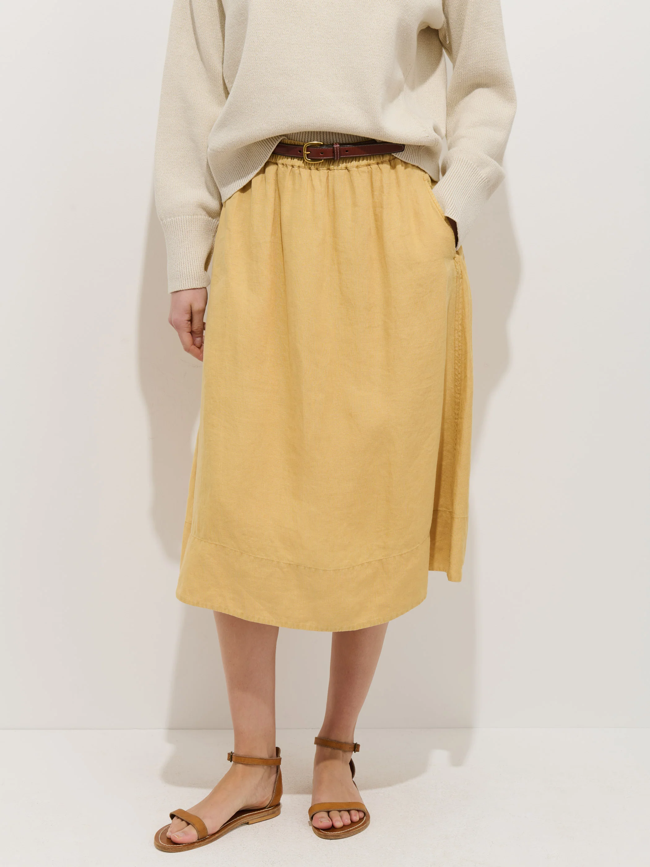 Maddie Skirt In Linen - Image 4
