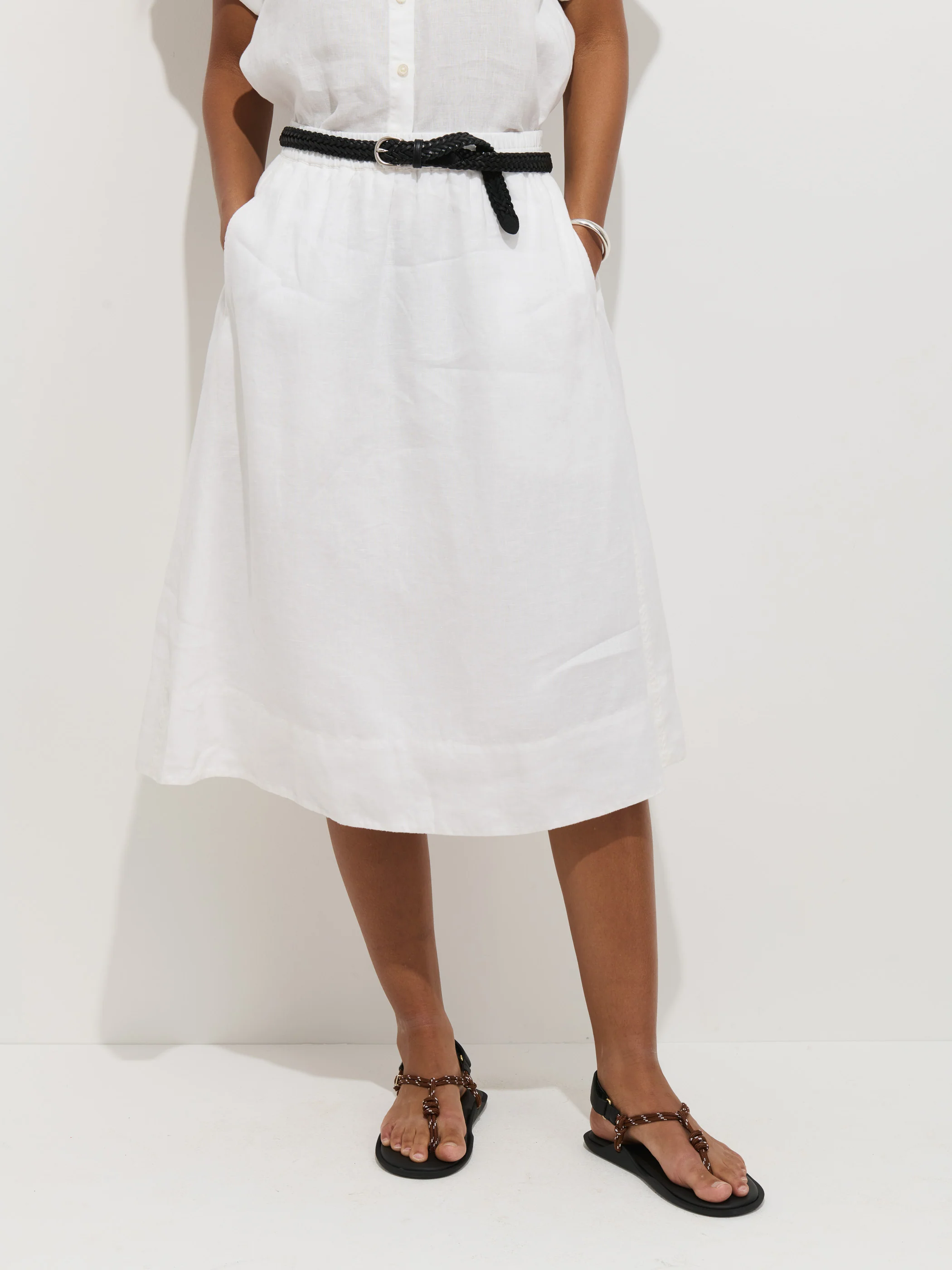 Maddie Skirt In Linen - Image 4