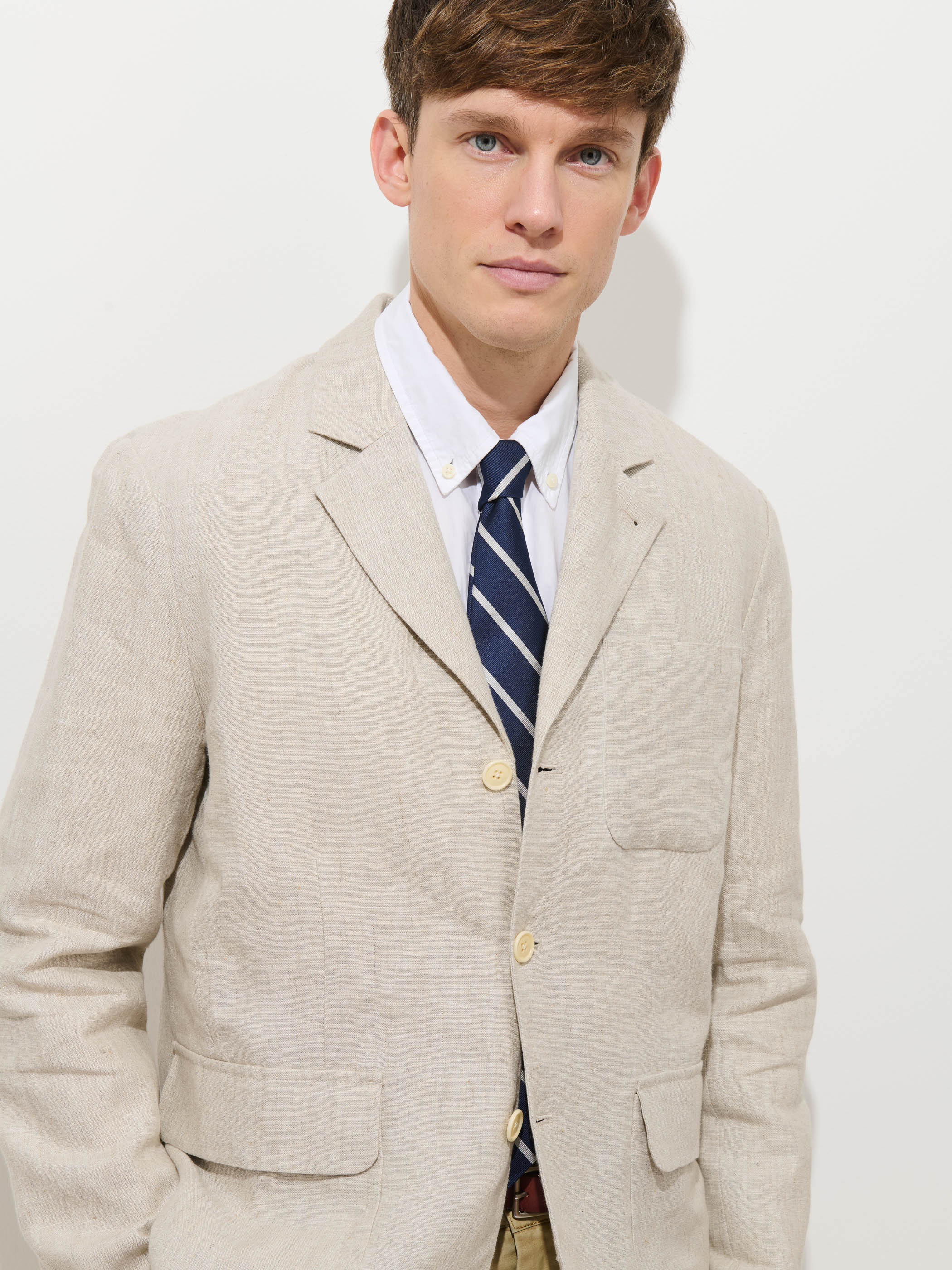 Mercer Linen Jacket In Flax - Image 9