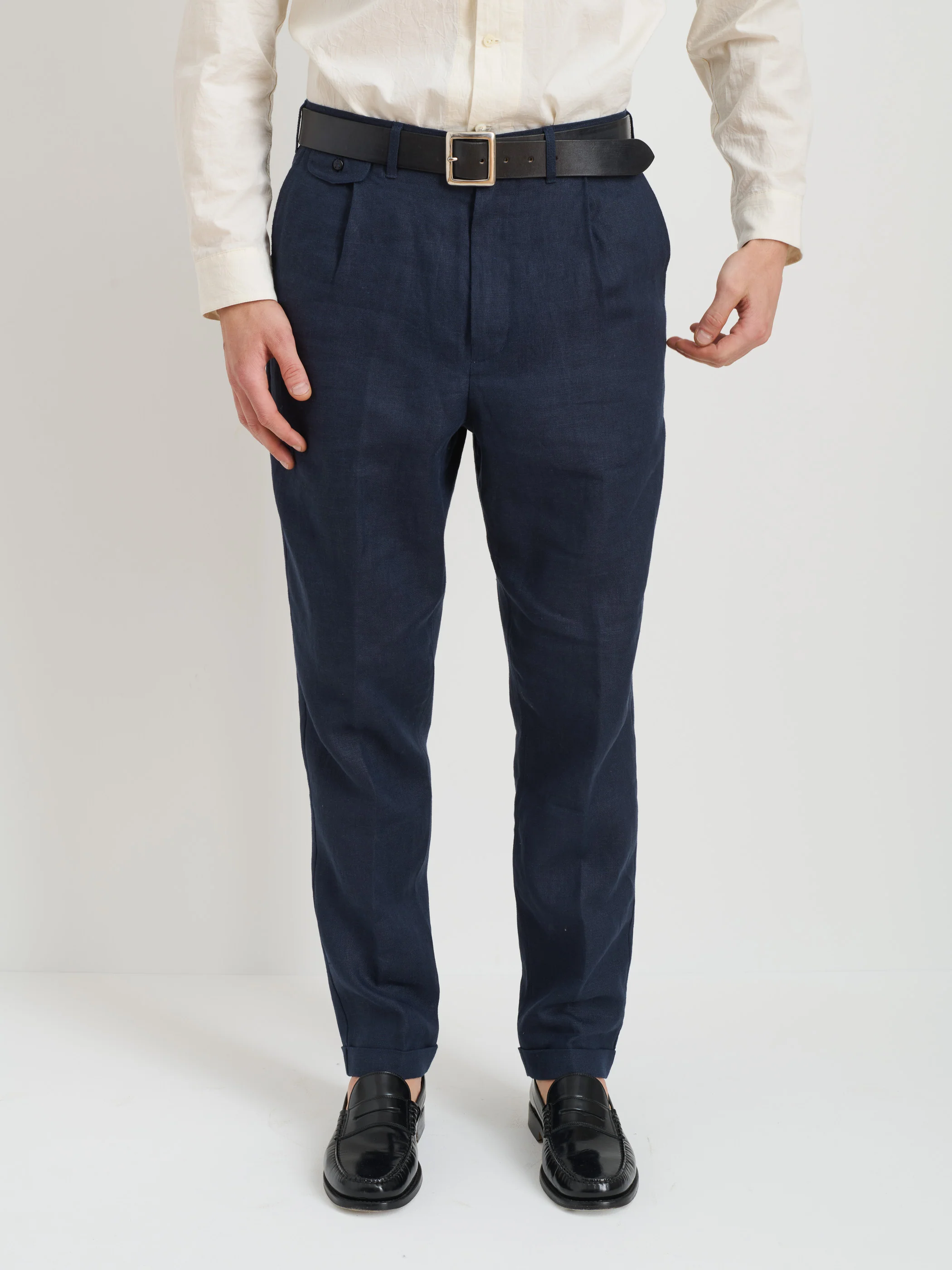 Standard Pleated Pant In Linen - Image 3