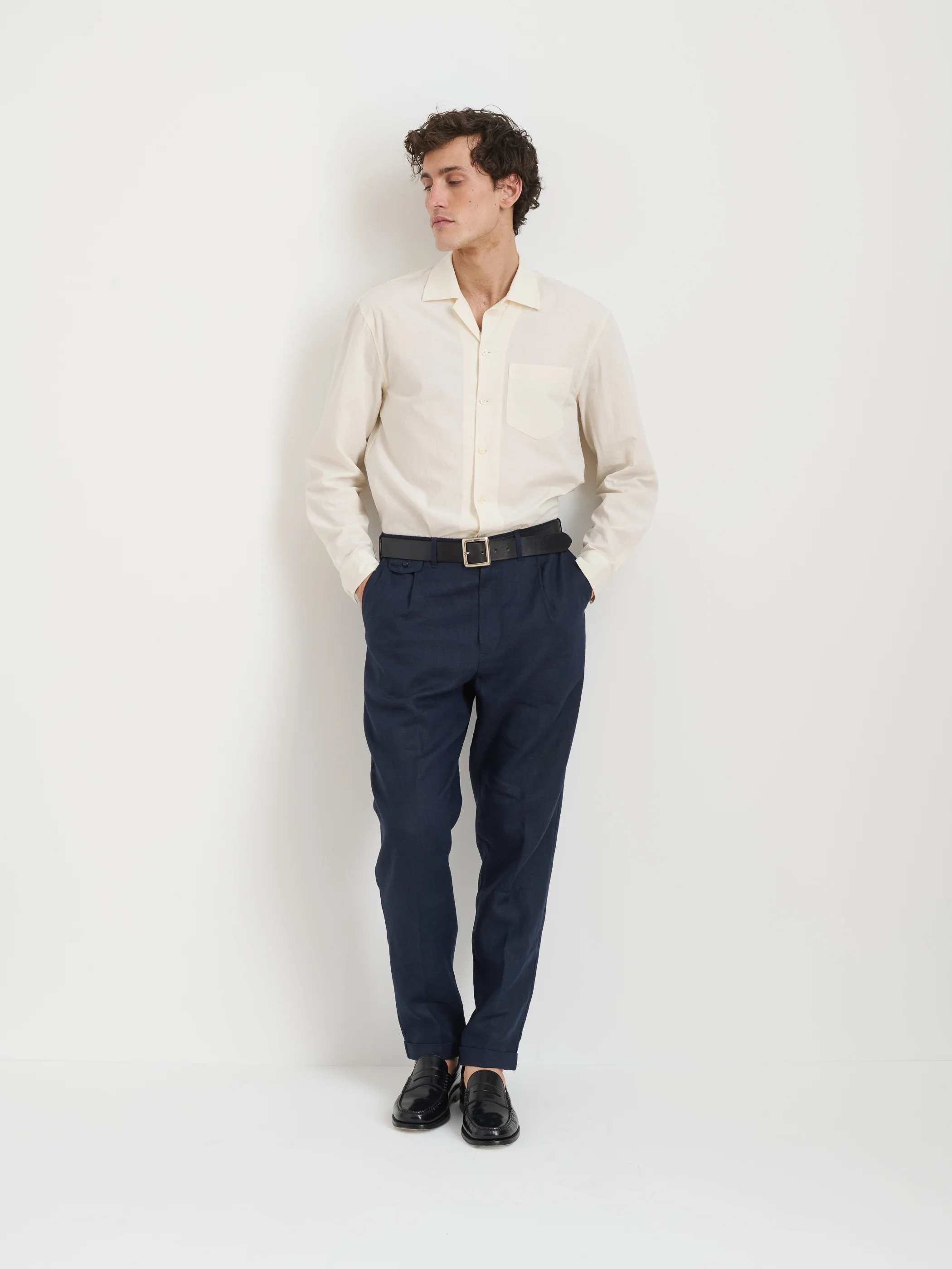 Standard Pleated Pant In Linen - Image 4