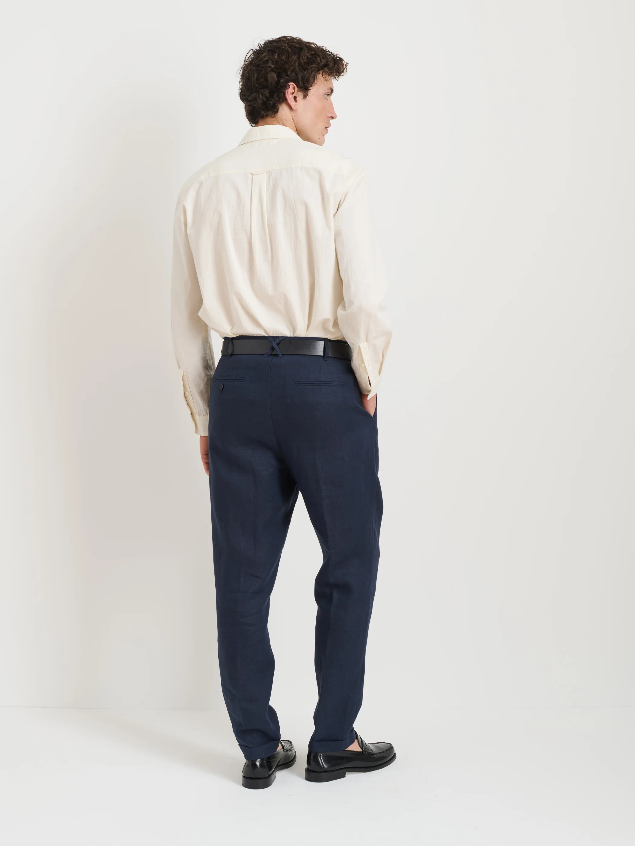 Standard Pleated Pant In Linen - Image 6