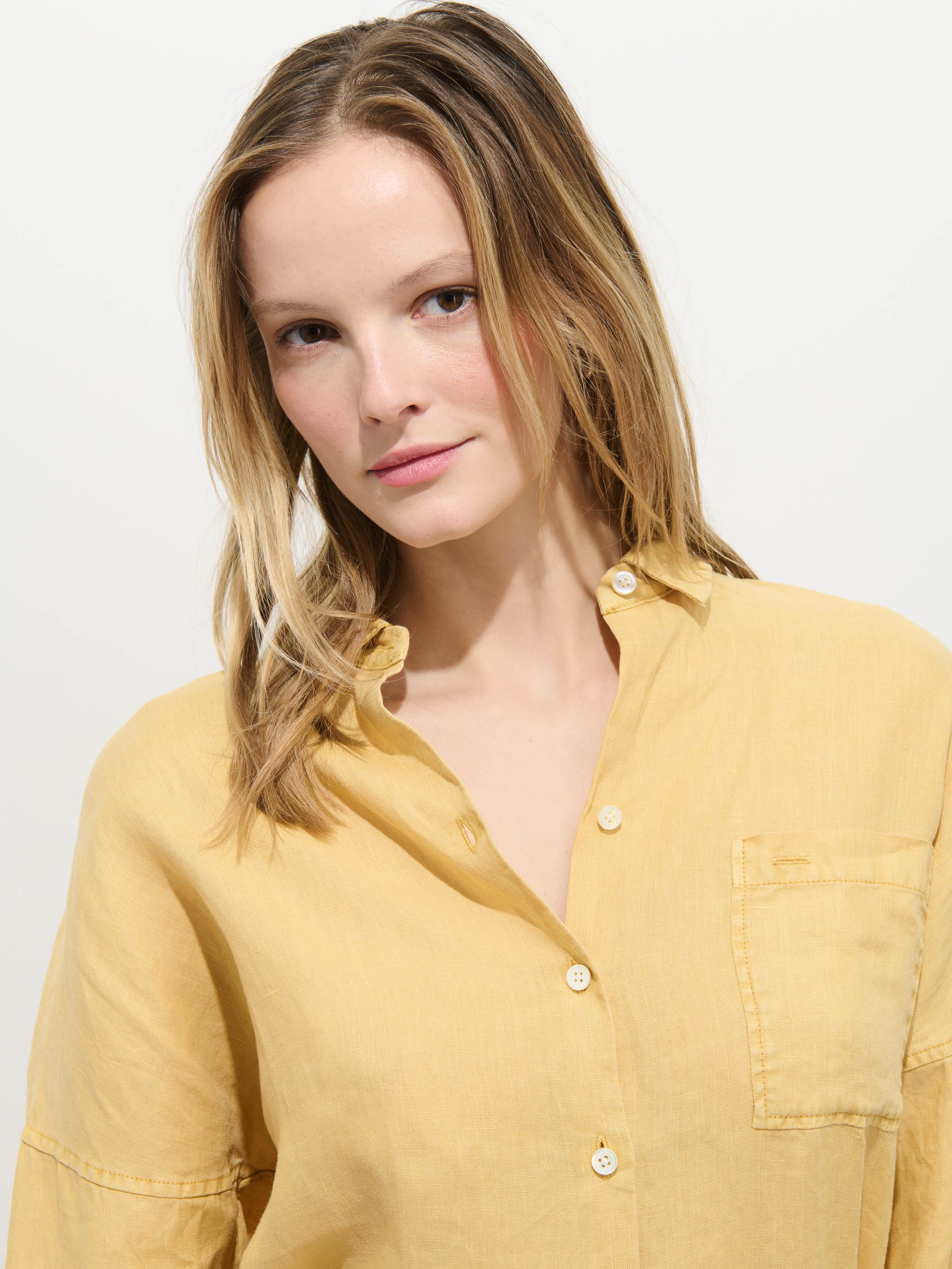 The Jo Shirt In Linen - Image 5