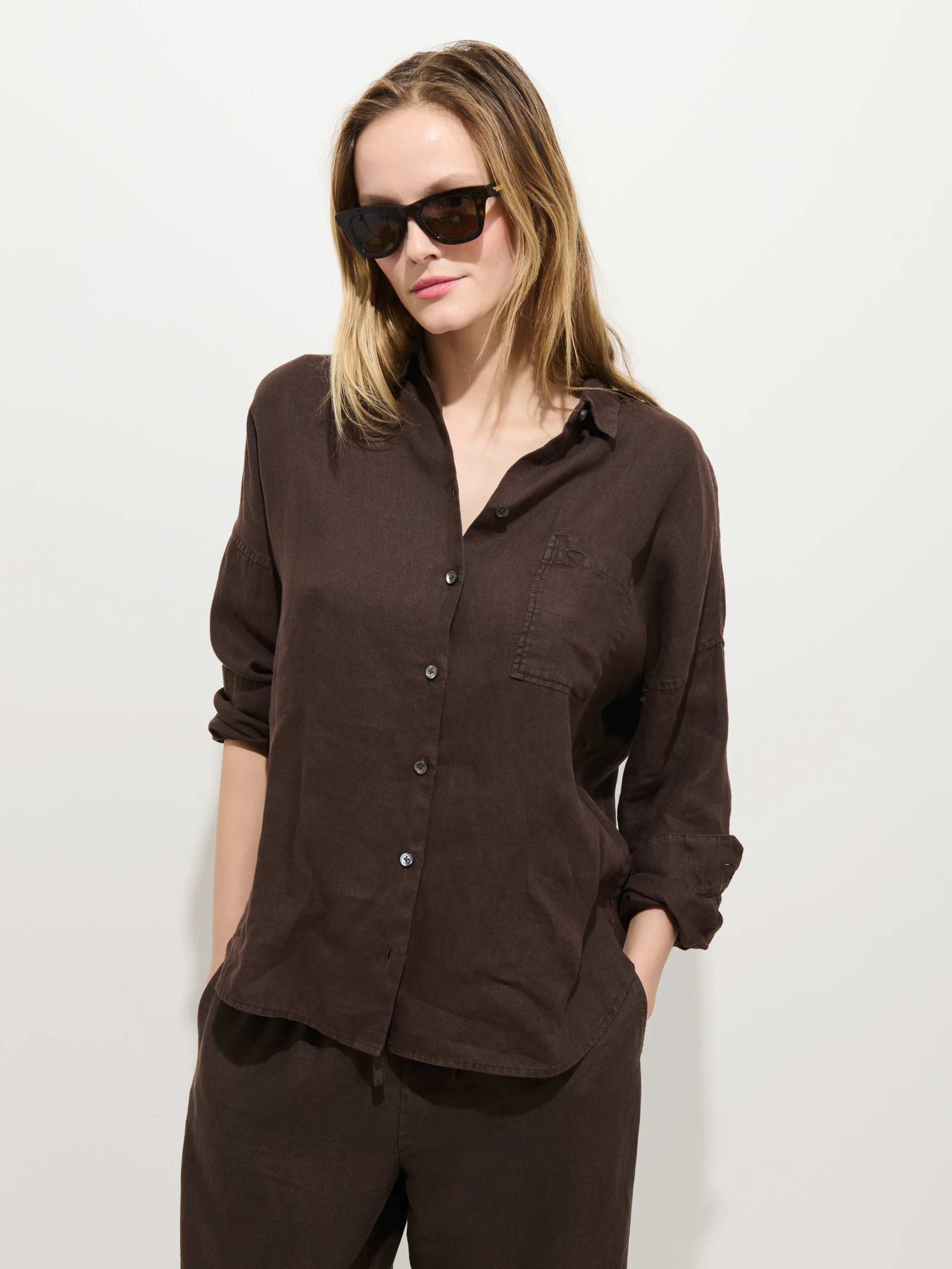 The Jo Shirt In Linen - Image 5