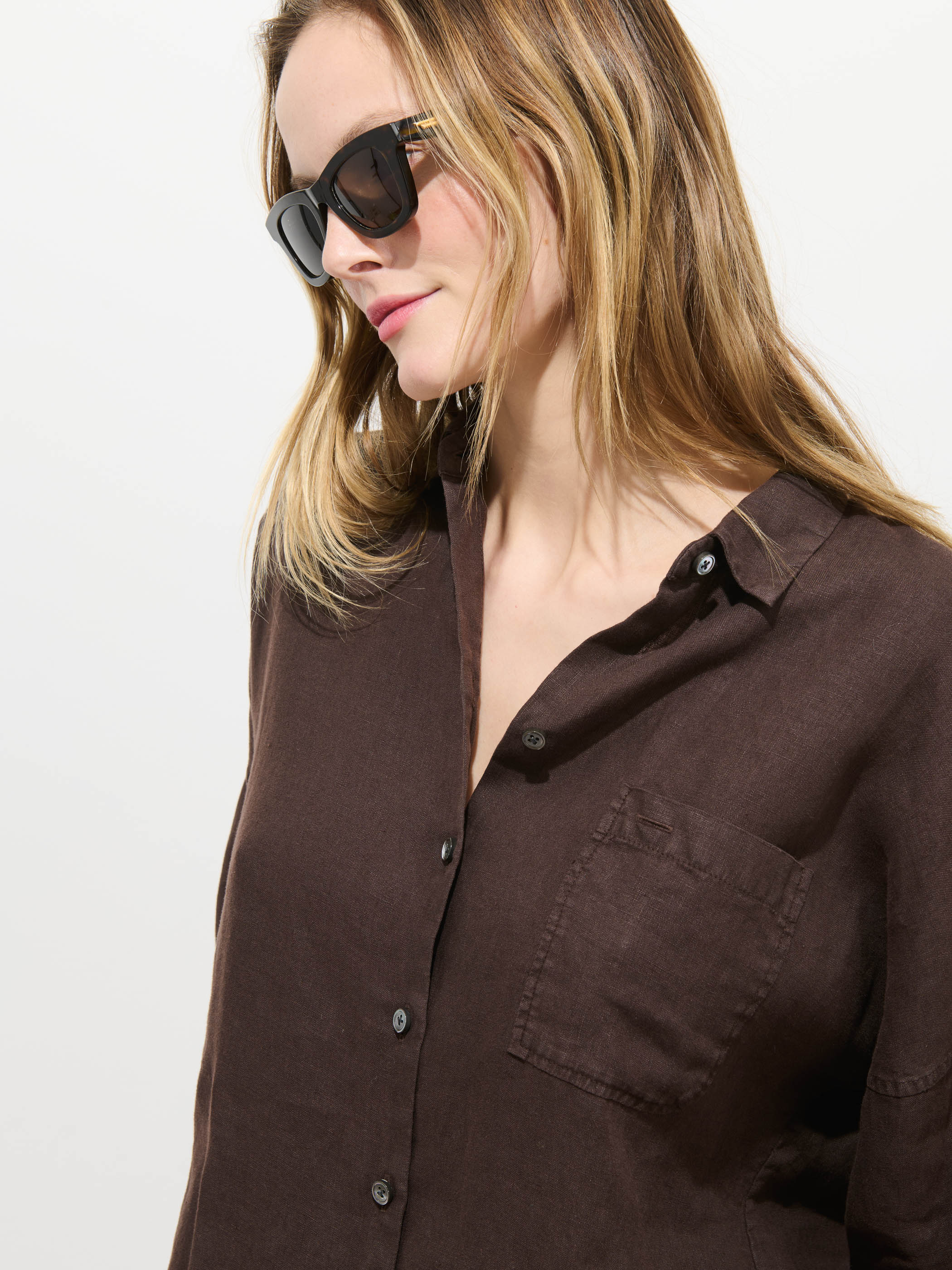 The Jo Shirt In Linen - Image 6